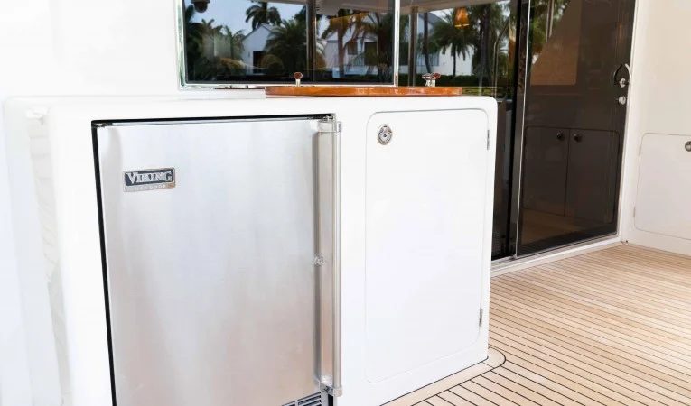 88 Outer Reef Yachts 