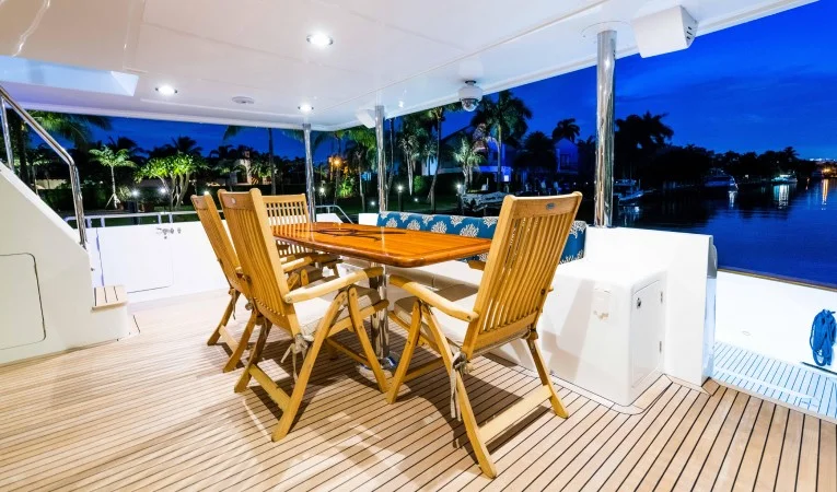 88 Outer Reef Yachts 