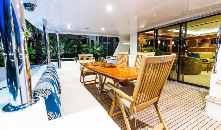 88 Outer Reef Yachts 