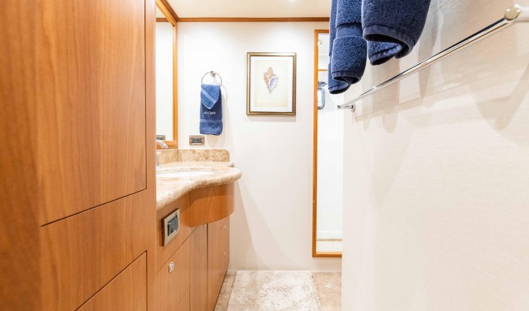 88 Outer Reef Yachts 