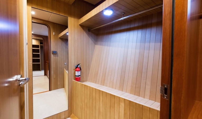 88 Outer Reef Yachts 