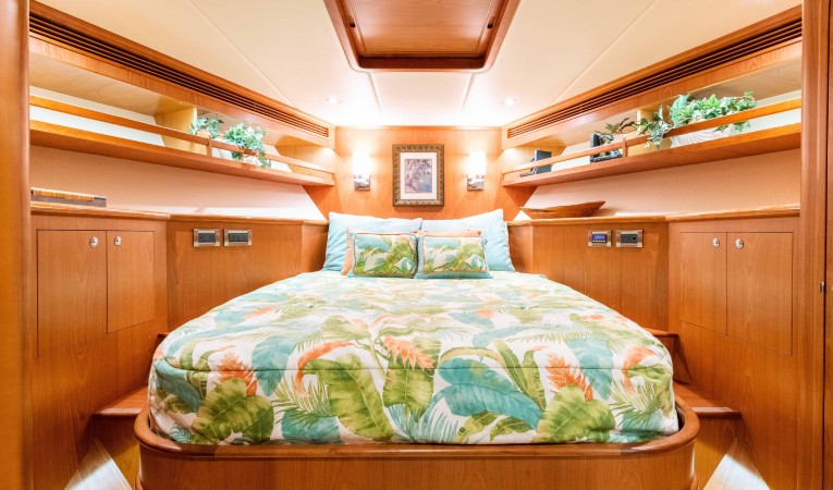 88 Outer Reef Yachts 