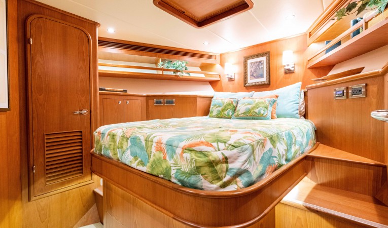 88 Outer Reef Yachts 