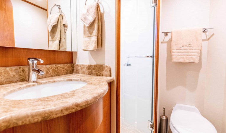 88 Outer Reef Yachts 