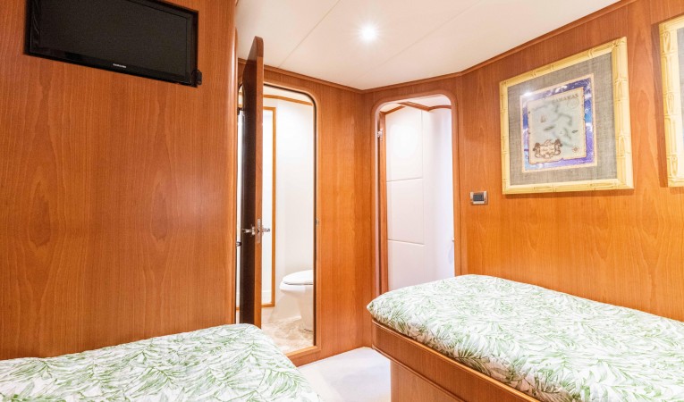 88 Outer Reef Yachts 