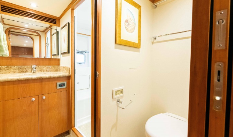 88 Outer Reef Yachts 