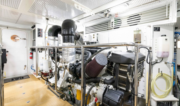 88 Outer Reef Yachts 