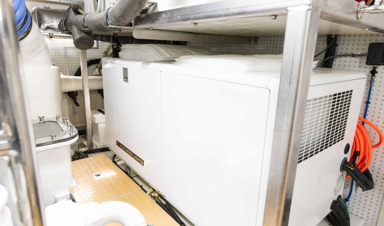 88 Outer Reef Yachts 