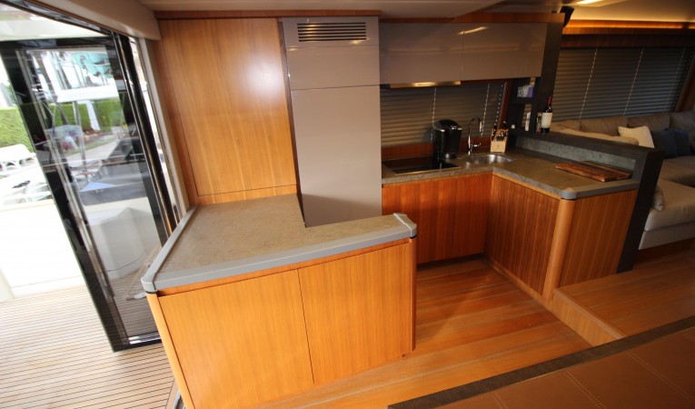 65 Monte Carlo Yachts Galley