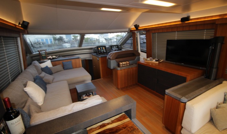 65 Monte Carlo Yachts Salon