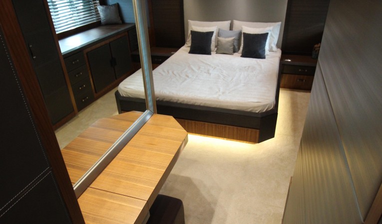 65 Monte Carlo Yachts Master stateroom