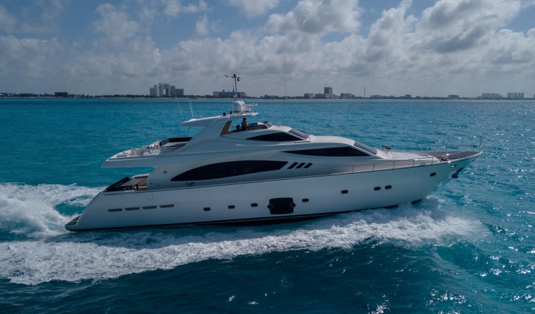 88 Ferretti Yachts 