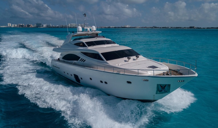 88 Ferretti Yachts 