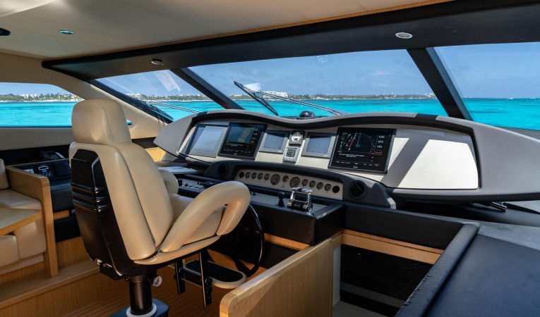 88 Ferretti Yachts 