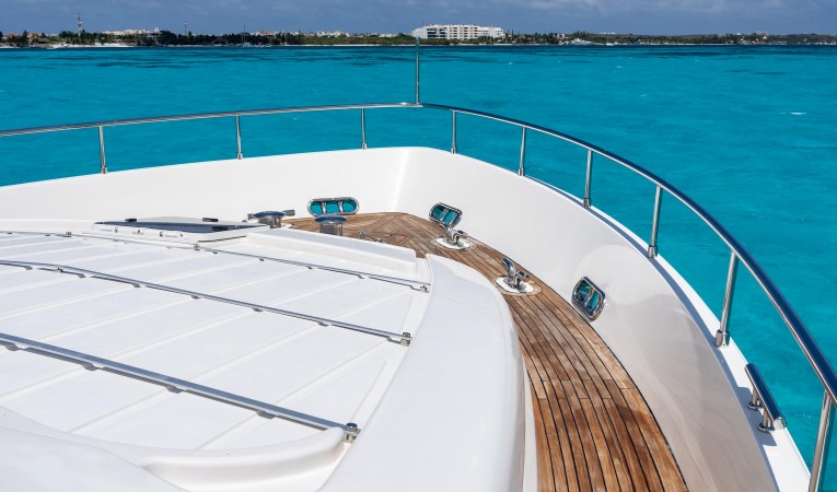 88 Ferretti Yachts 
