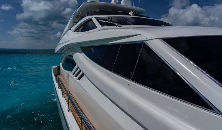 88 Ferretti Yachts 