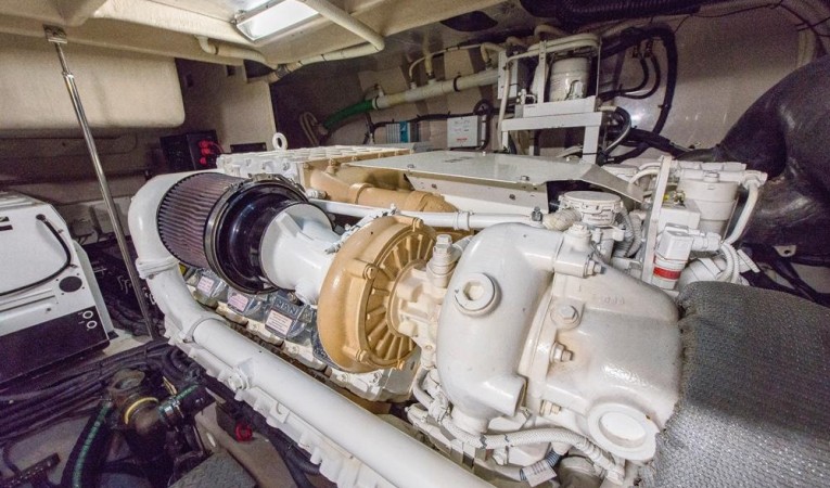 58 Sea Ray Engine Room