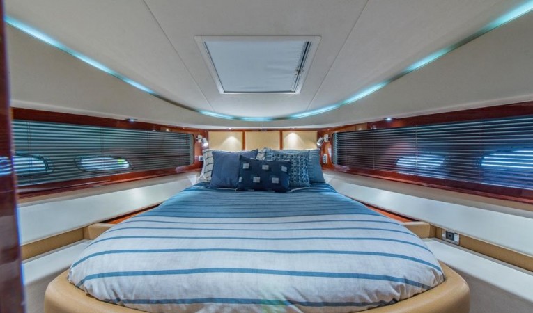 58 Sea Ray VIP Stateroom