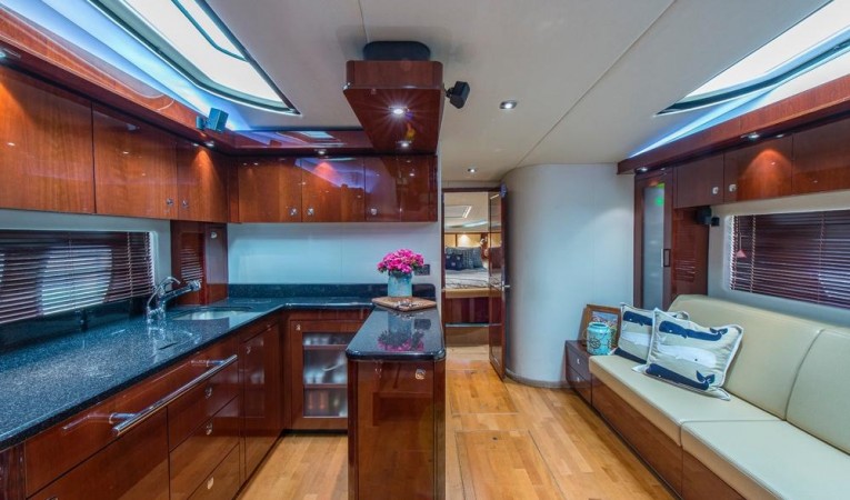 58 Sea Ray Galley/Salon