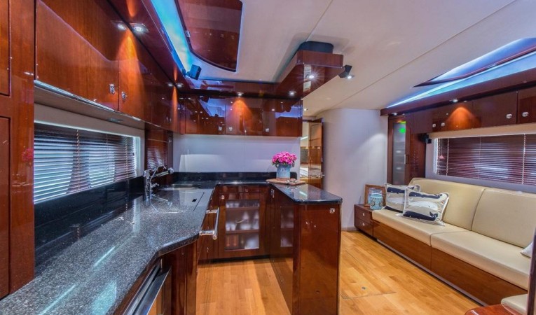 58 Sea Ray Galley/Salon