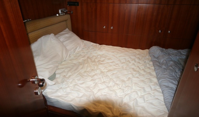 82 Horizon Captain's Stateroom