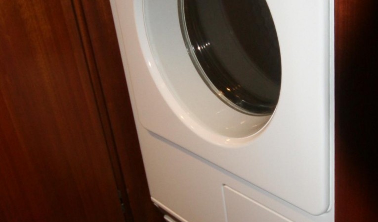 82 Horizon Guest Laundry