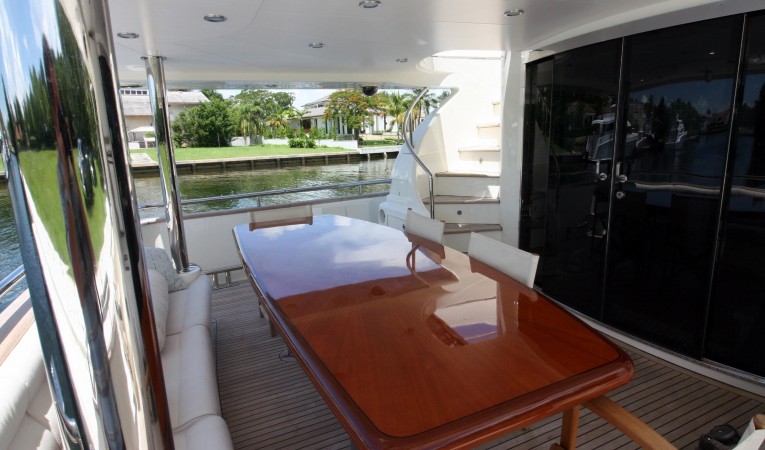 82 Horizon Aft Deck Stairs to Flybridge