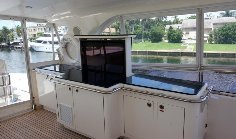 82 Horizon Flybridge Entertainment Center