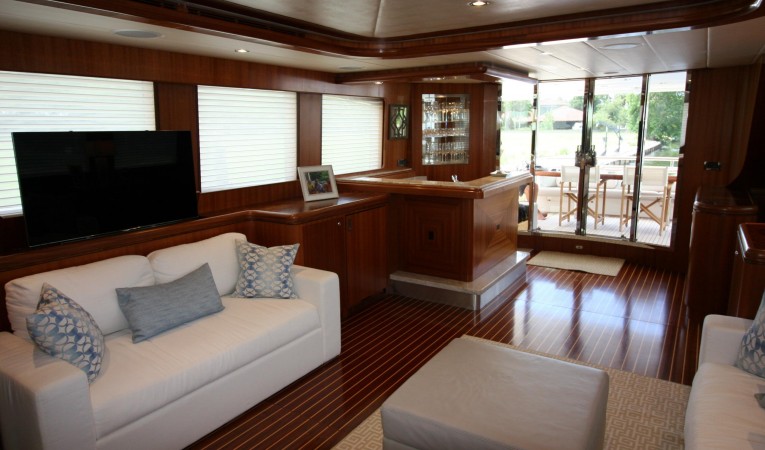 82 Horizon Salon Aft Starboard