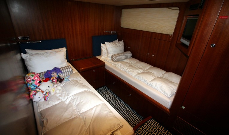 82 Horizon Guest Stateroom