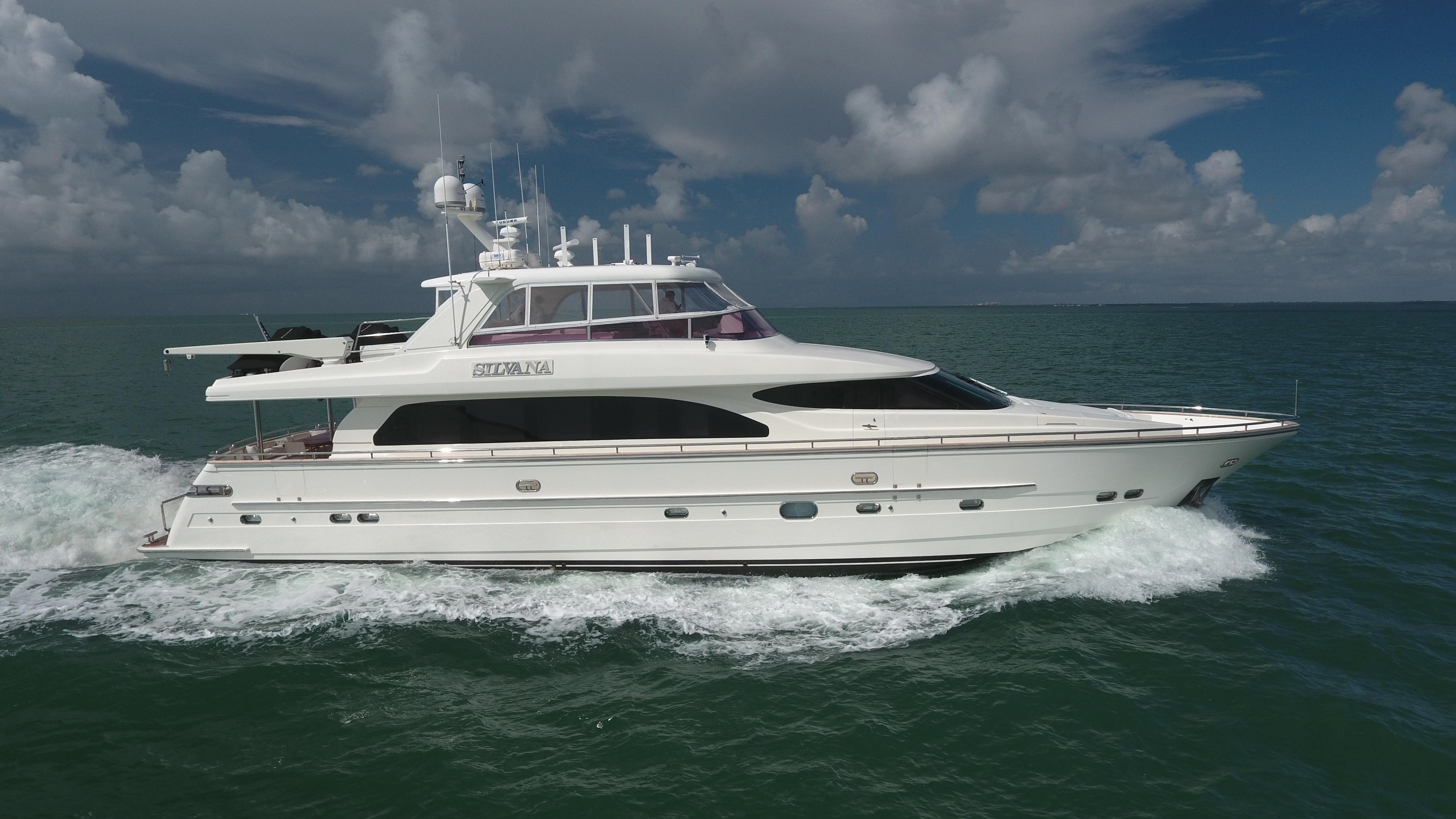 82 Horizon Starboard Running