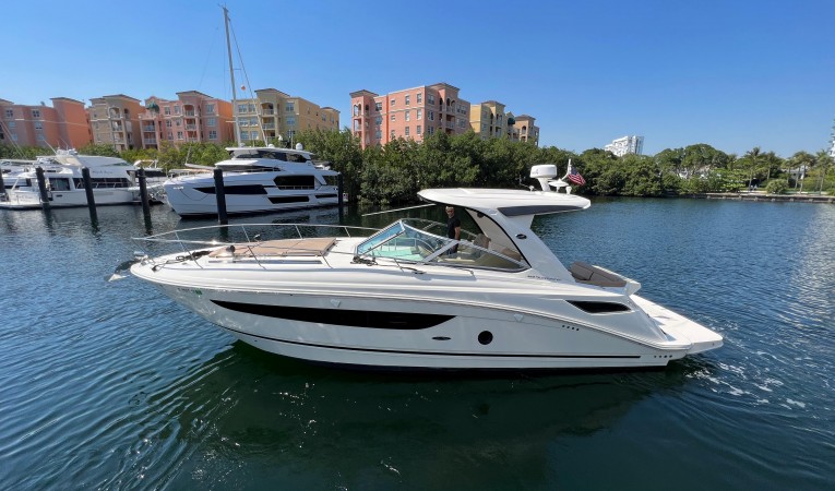 35 Sea Ray 