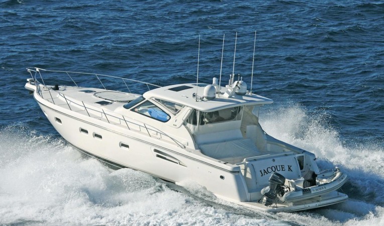 52 Tiara Running Photo