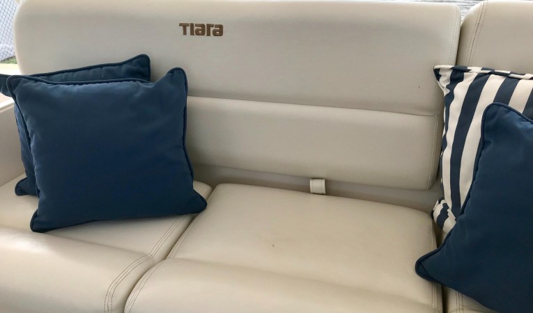 52 Tiara Cockpit Seating