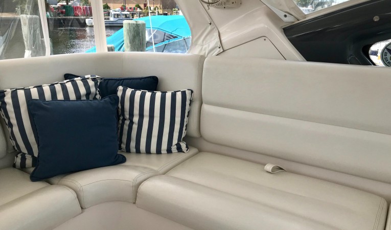 52 Tiara Helm Area Seating