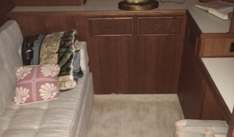 50 Chris Craft Office/Guest Cabin