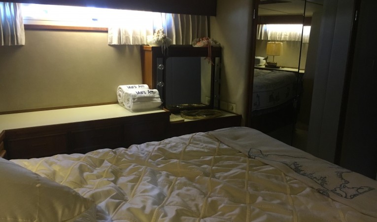 50 Chris Craft Master Cabin