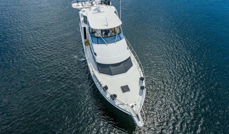 52 Hatteras 
