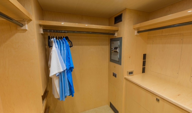 92 Viking Master closet