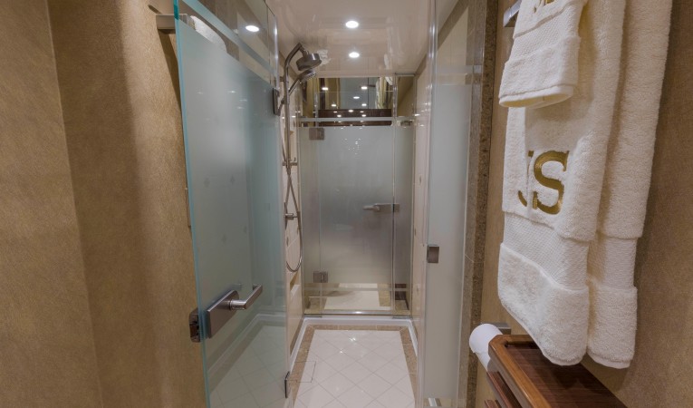 92 Viking Master shower