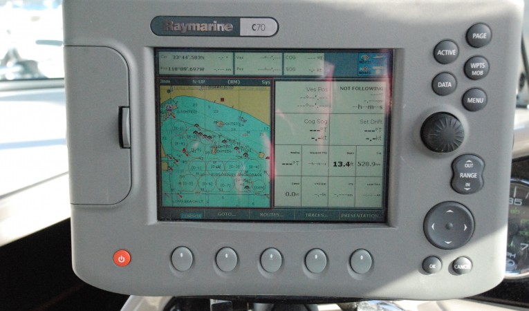 26 Sea Ray Plotter view