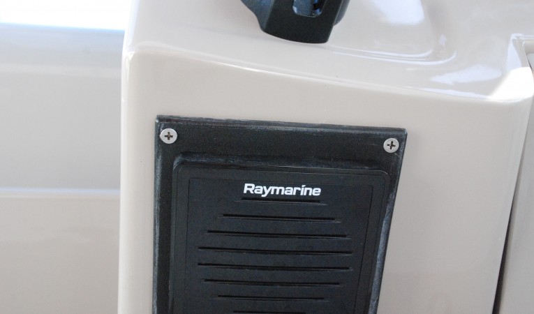 26 Sea Ray VHF Speaker