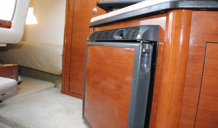 26 Sea Ray 12 Volt Refrigeration