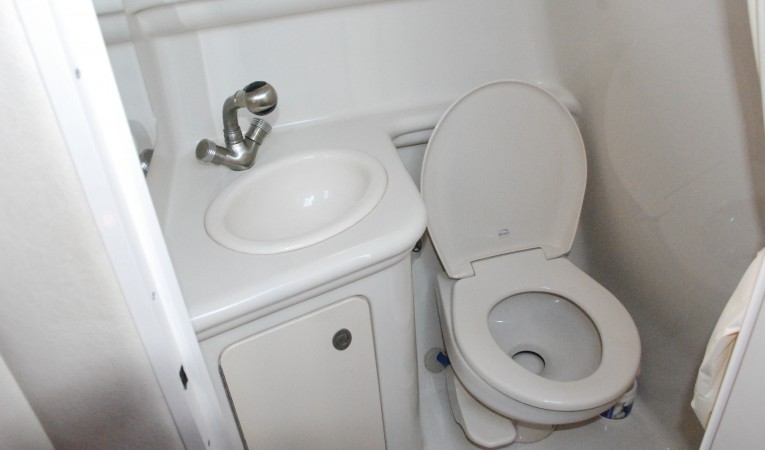 26 Sea Ray Vacuflush Freshwater Toilet