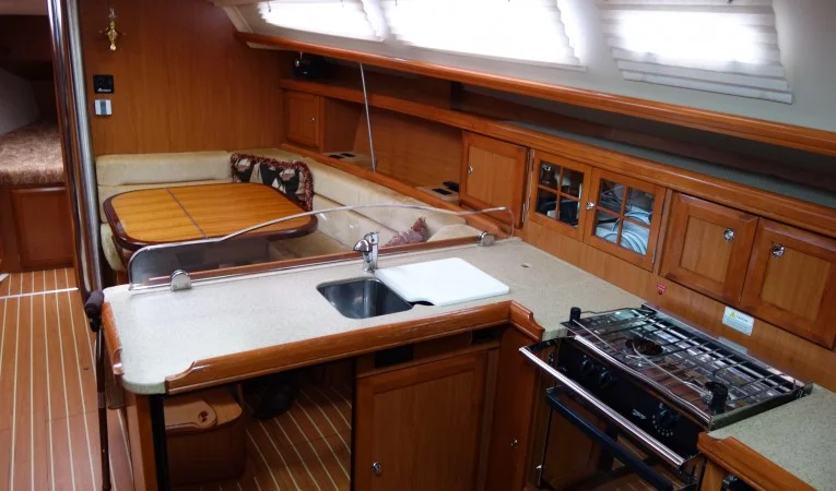 38 Hunter Starboard Side Galley