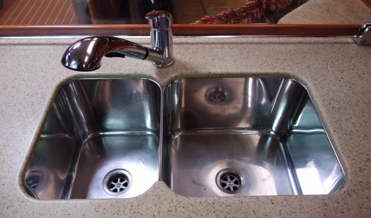 38 Hunter Double Sink