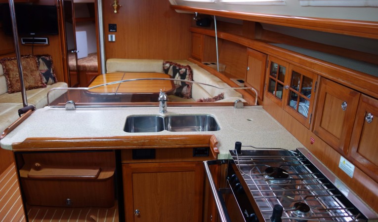 38 Hunter Galley