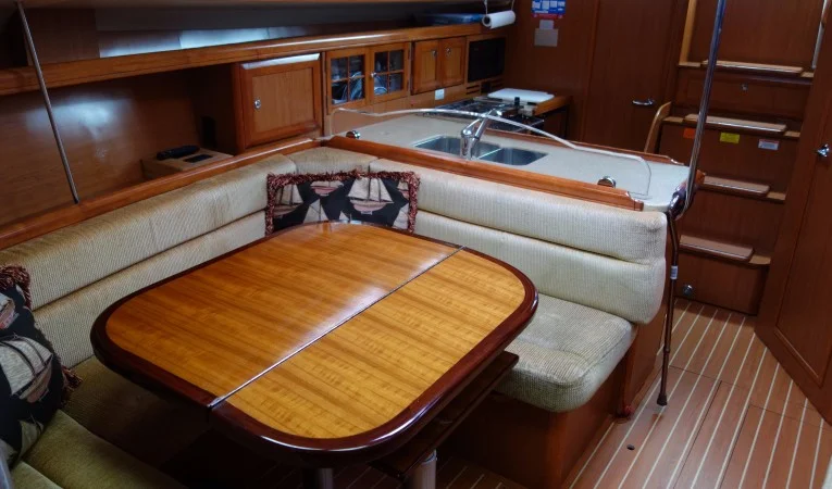38 Hunter Salon Table