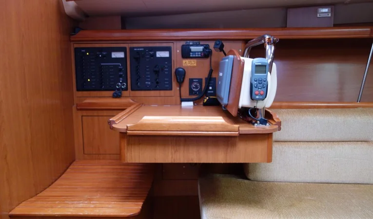 38 Hunter Nav Station