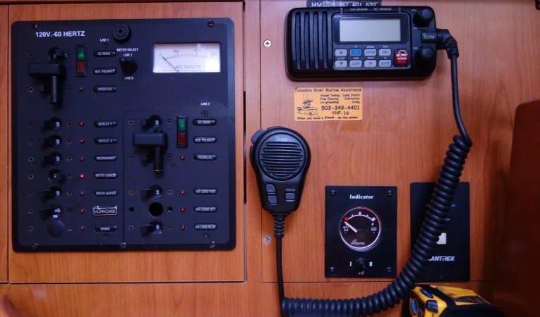 38 Hunter Ac Panel & VHF at Nav Station